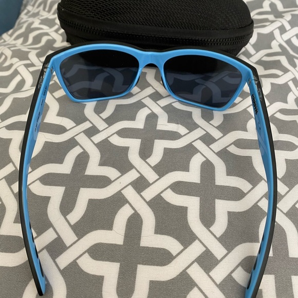 Costa Sunglasses - Picture 4 of 8